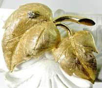 Attractive Double Leaf 14K Brooch