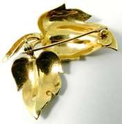 Attractive Double Leaf 14K Brooch