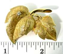 Attractive Double Leaf 14K Brooch