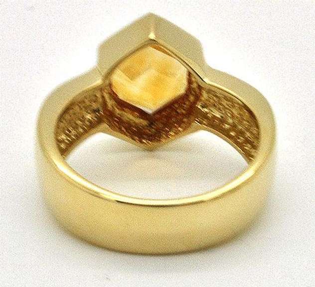 Elegant 14kt Gold Hexagon Topaz Ring