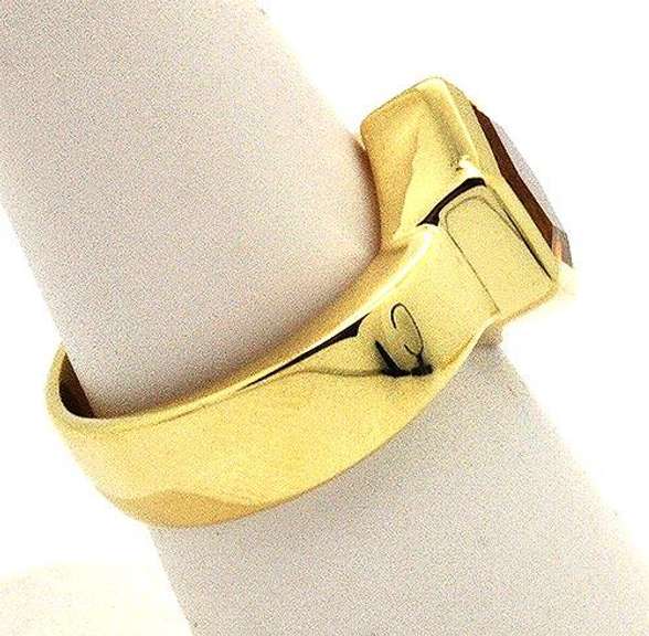 Elegant 14kt Gold Hexagon Topaz Ring