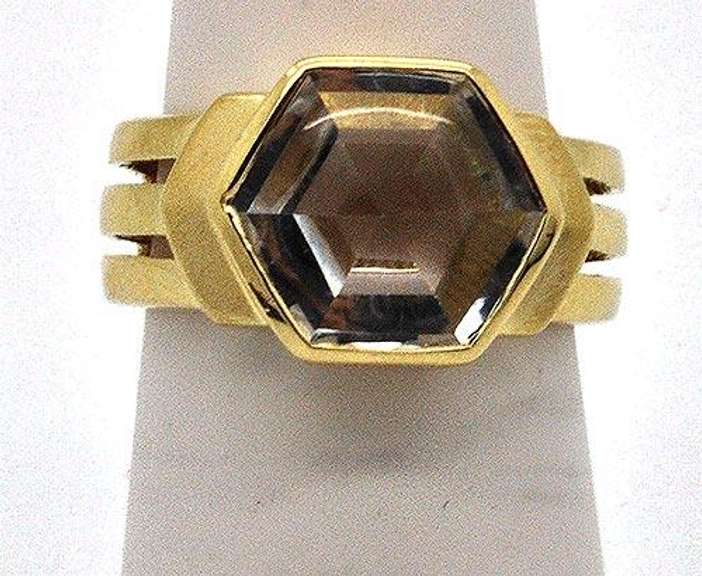 LADIES 14 KT YELLOW GOLD AQUA MARINE RING.