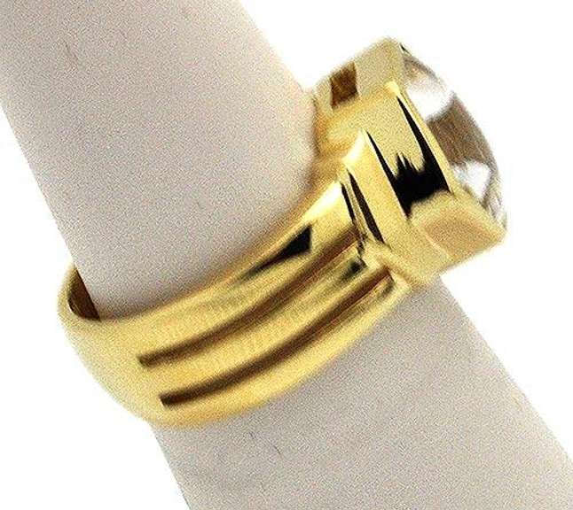 LADIES 14 KT YELLOW GOLD AQUA MARINE RING.