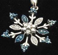 Snowflake pendant in 14k white gold