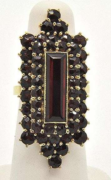 Vintage 14kt Gold Garnet Filled Ring, Eye Catching!