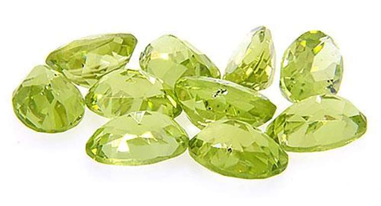 Group Lot of Oval Faceted Peridot Weighing 4.90ctw