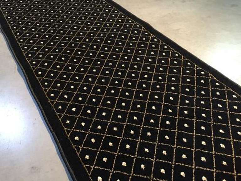 Decorative & Simple Contemporary Design 8 Ft Runner