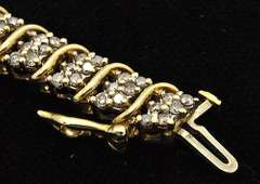 14kt Gold Floral Design Diamond Bracelet, 2ctw