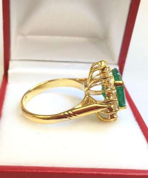 18kt Gold 5+CTW Emerald & Diamond Ring