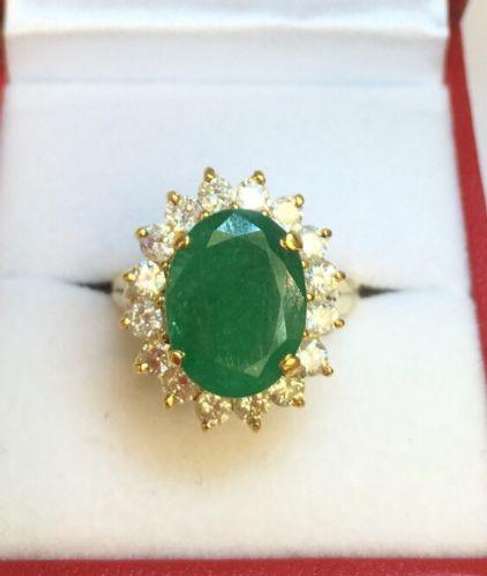 18kt Gold 5+CTW Emerald & Diamond Ring