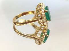 18kt Gold 5+CTW Emerald & Diamond Ring