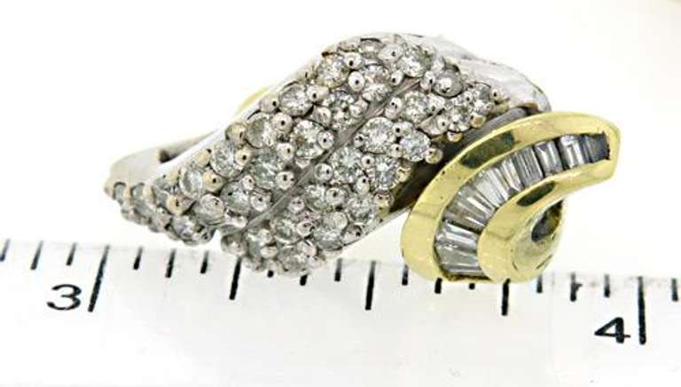 Stunning Diamond Swirl Earrings in 18kt