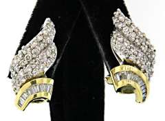 Stunning Diamond Swirl Earrings in 18kt