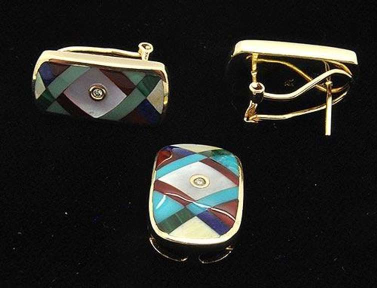 GORGEOUS SET PENDANT AND EARRINGS