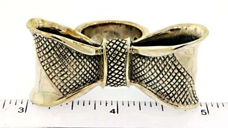 Trendy 2 Tone King Baby Bow Ring