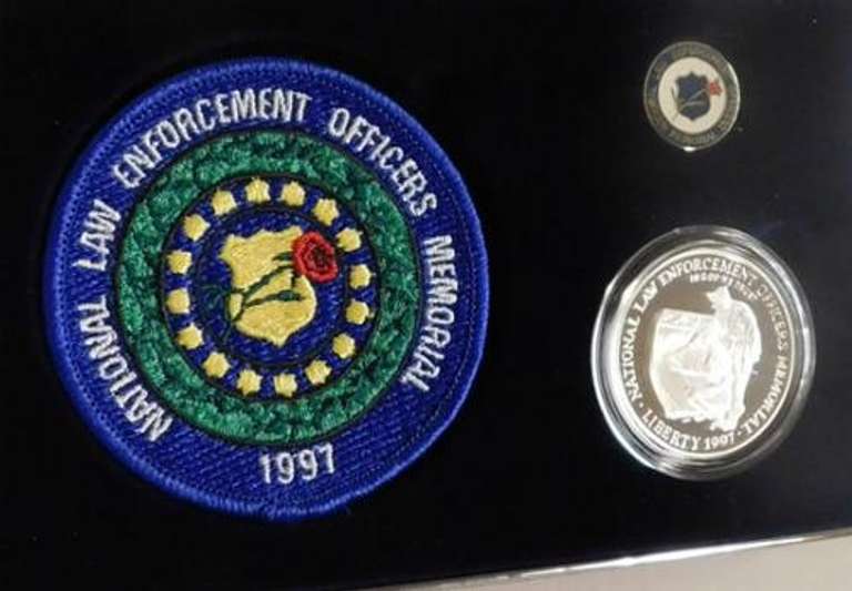 1997 3 pc Law Enforcement Set w/PRF Sil Dol, patch, pin