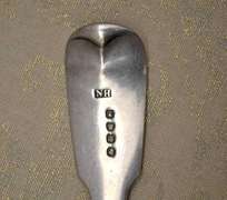 Large Georgian Sterling Silver Crested Fish Slice London 1814