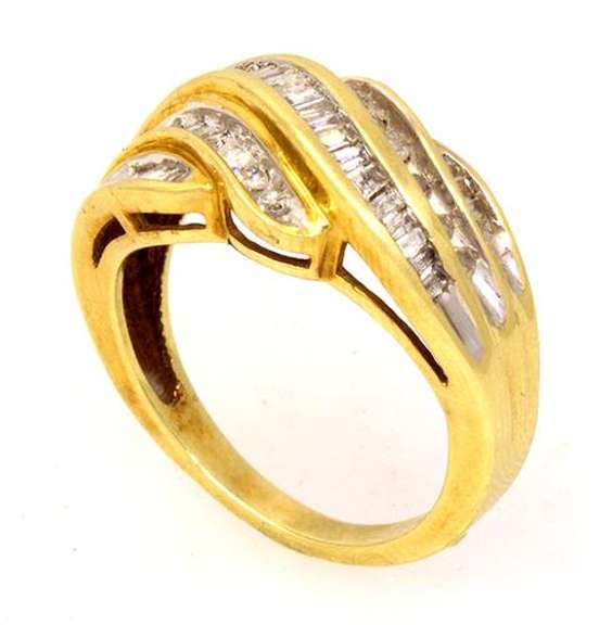 Sparkling Diamond Cluster Ring in Gold, Size 6.75