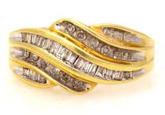 Sparkling Diamond Cluster Ring in Gold, Size 6.75