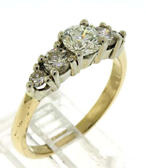 Gorgeous Diamond Ring in 14kt