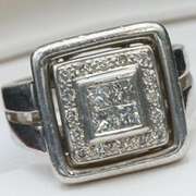 Platinum Princess & Round Diamond Square Ring