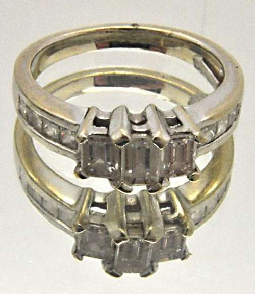LADIES 14 KT WHITE GOLD DIAMOND RING/BAND