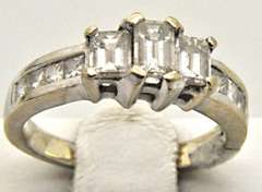 LADIES 14 KT WHITE GOLD DIAMOND RING/BAND