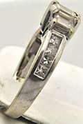 LADIES 14 KT WHITE GOLD DIAMOND RING/BAND