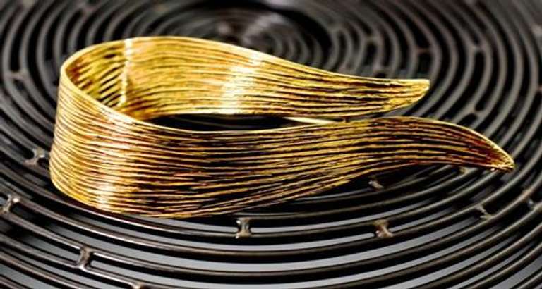 Contemporary 18K Textured Swirl Brooch