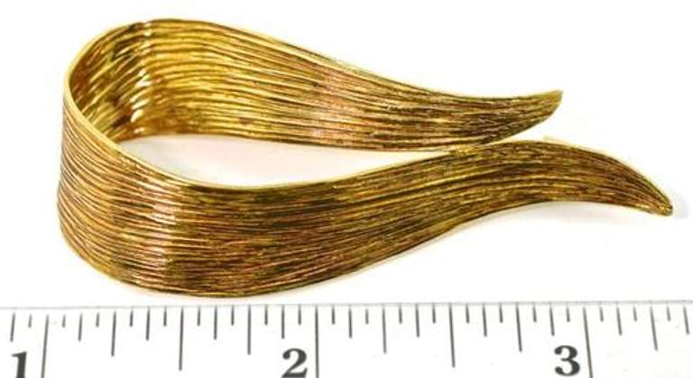 Contemporary 18K Textured Swirl Brooch