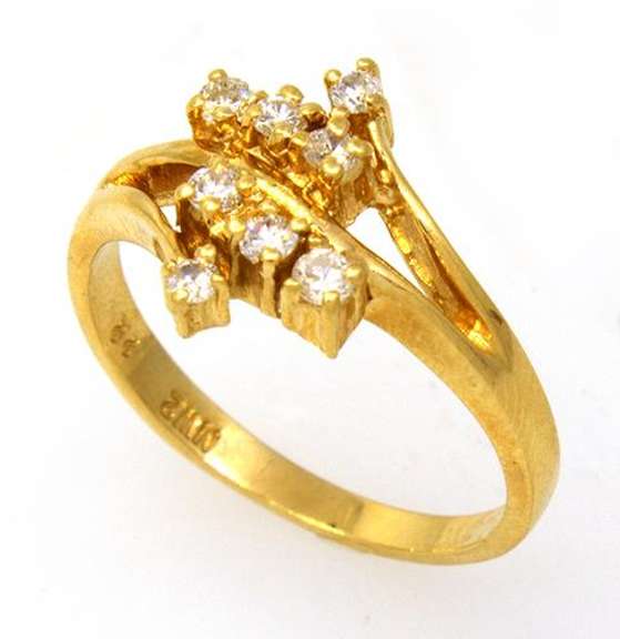 Beautiful Diamond Ring in Gold, Size 6.25