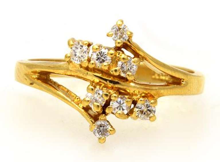 Beautiful Diamond Ring in Gold, Size 6.25