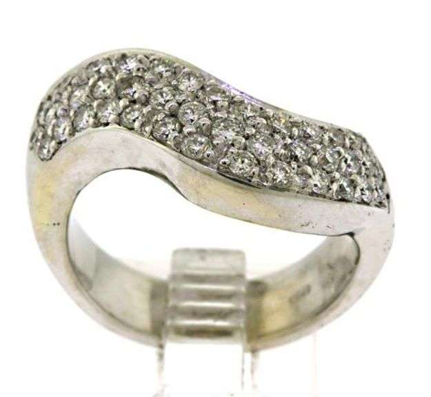Sparkling Pave Diamond Wave Ring in 18K
