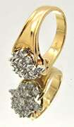 LADIES 14 KT GOLD AND DIAMOND CLUSTER RING.
