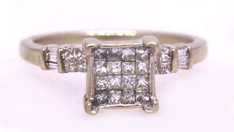 Sparkling Diamond Ring in White Gold, Size 6.75
