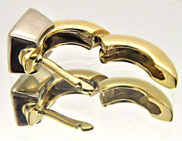 LADIES 18 KT YELLOW AND WHITE GOLD AMETHYST SET.