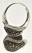 LADIES 14 KT WHITE GOLD DIAMOND RING.