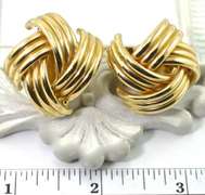 Beautiful 14K Geometric Ridged Earrings