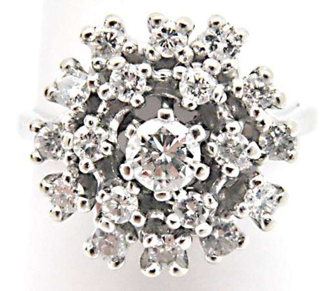 ANTIQUE STYLE LADIES 1.5 CTW DIAMOND RING.