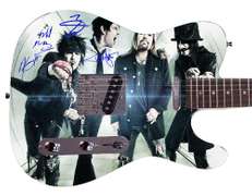 M?tley Cr?e Facsimile Autographed Custom Graphics Guitar