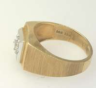 Nice Diamond Ring in Yellow Gold