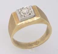 Nice Diamond Ring in Yellow Gold