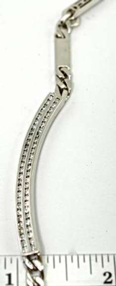 14K White Gold Necklace With Diamond Center