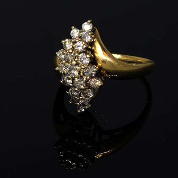 3/4 CT Diamond Cluster Ring in Gold
