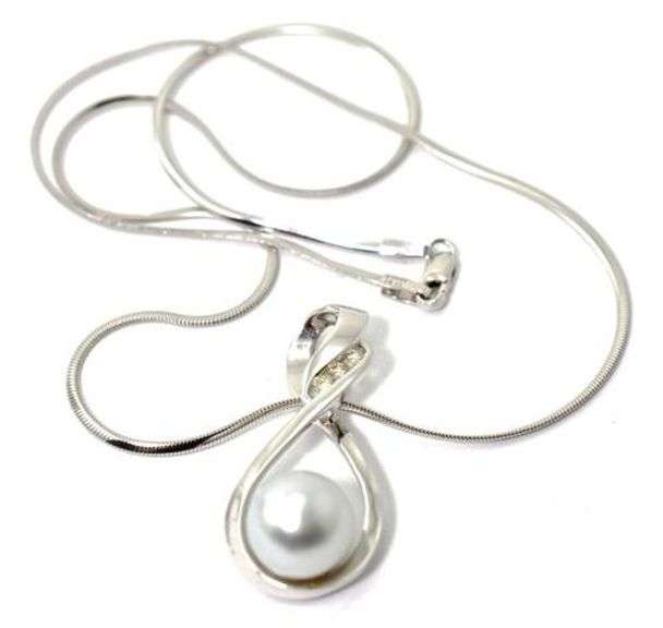 Contemporary 14K Pearl Pendant and Chain
