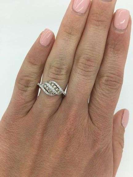 14K White Gold Cluster Diamond Ring
