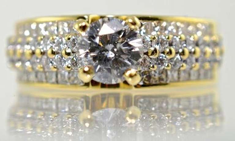 Sparkly 18K Diamond Engagement Ring