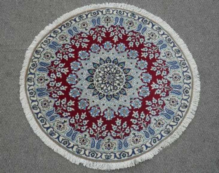Beautiful Round Wool/Silk Persian Nain 3.3x3.3