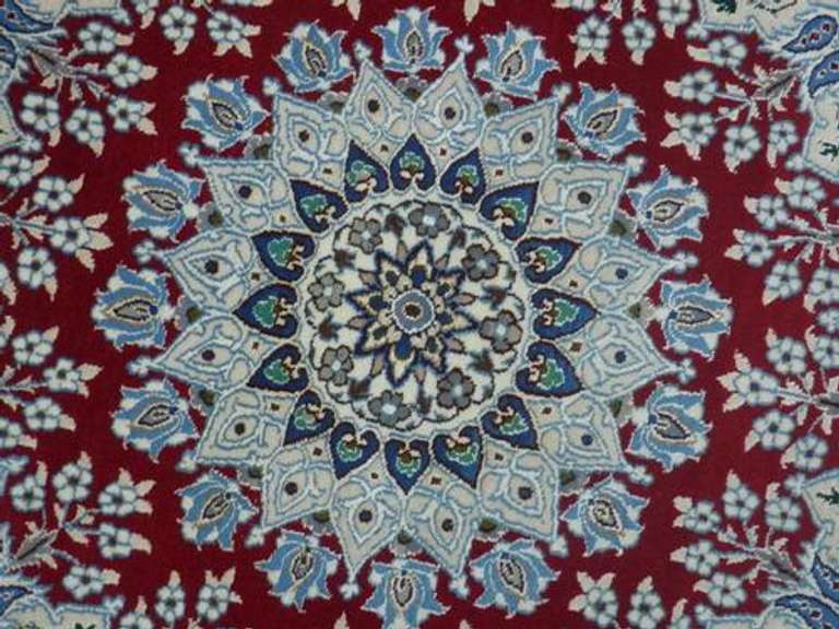 Beautiful Round Wool/Silk Persian Nain 3.3x3.3