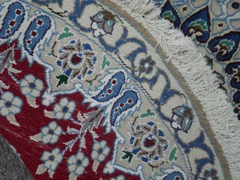 Beautiful Round Wool/Silk Persian Nain 3.3x3.3
